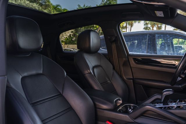 2022 Porsche Cayenne Coupe AWD - 22936249 - 26