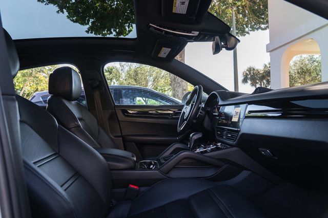 2022 Porsche Cayenne Coupe AWD - 22936249 - 27