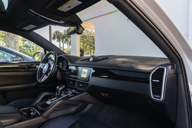 2022 Porsche Cayenne Coupe AWD - 22936249 - 28