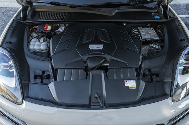 2022 Porsche Cayenne Coupe AWD - 22936249 - 29