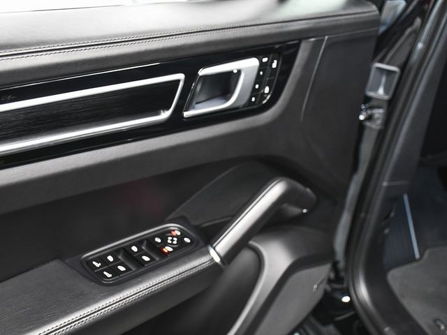 2022 Porsche Cayenne GTS - 22920709 - 9
