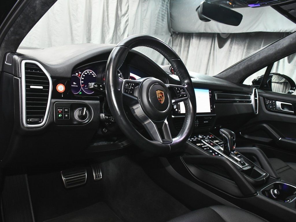 2022 Porsche Cayenne GTS photo 14