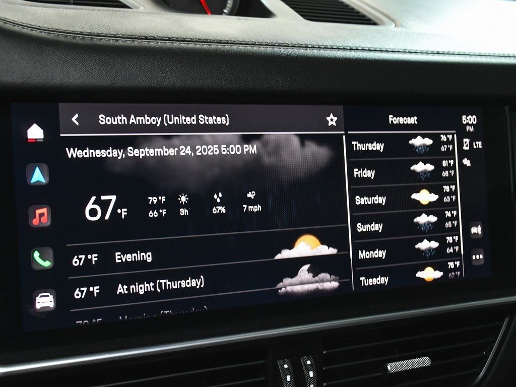 2022 Porsche Cayenne GTS photo 24