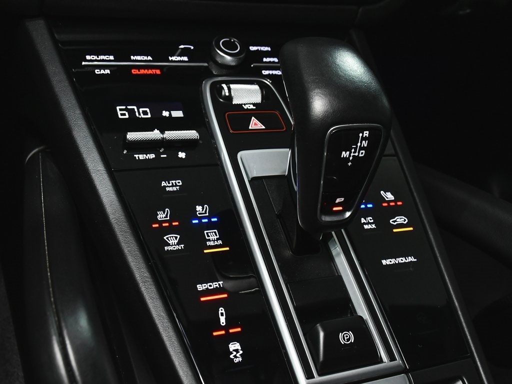 2022 Porsche Cayenne GTS photo 25