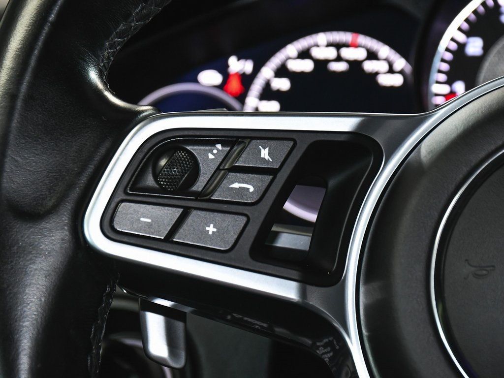 2022 Porsche Cayenne GTS photo 27