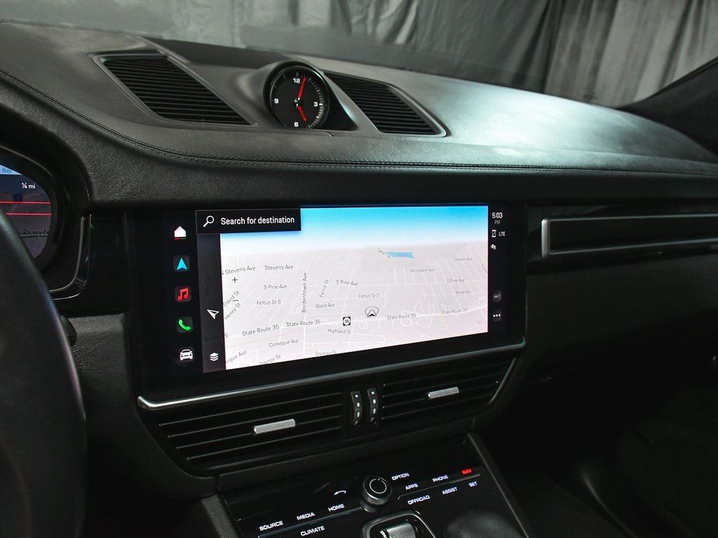 2022 Porsche Cayenne GTS photo 34