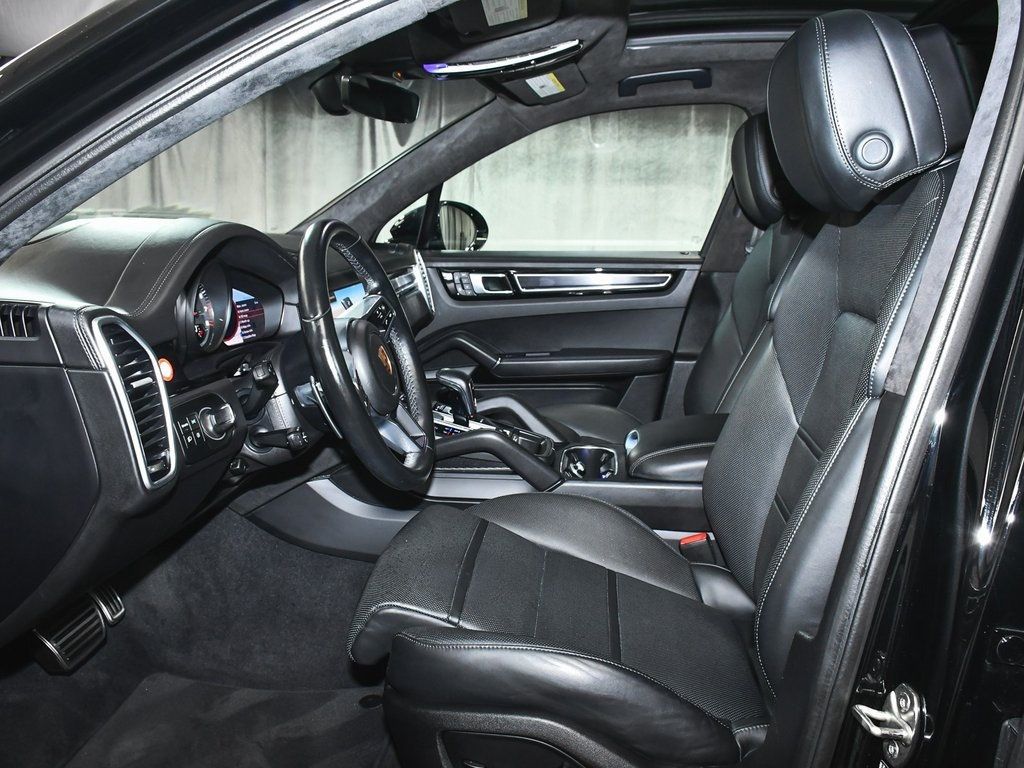 2022 Porsche Cayenne GTS photo 42
