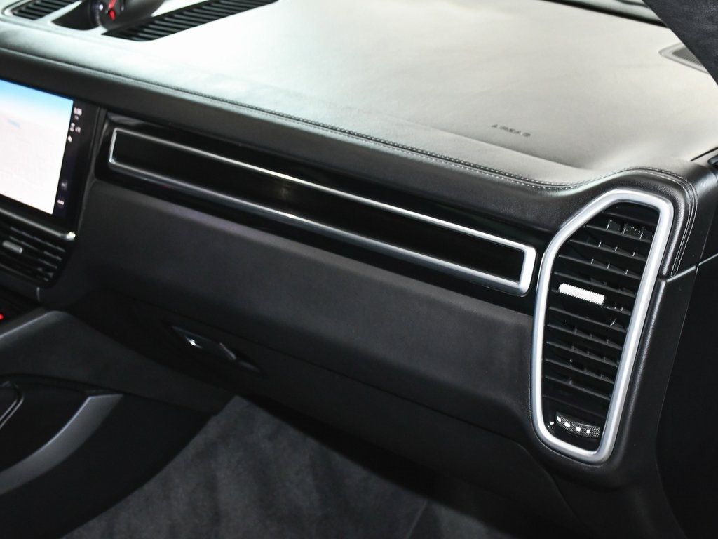 2022 Porsche Cayenne GTS photo 52