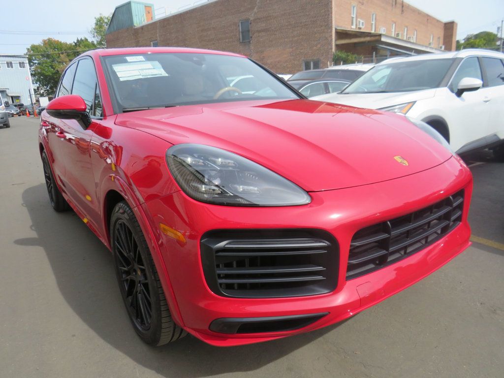 2022 Porsche Cayenne GTS photo 3