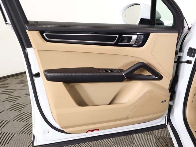 2022 Porsche Cayenne GTS AWD - 22965833 - 25
