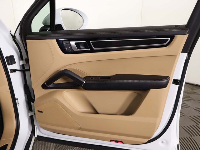 2022 Porsche Cayenne GTS AWD - 22965833 - 26