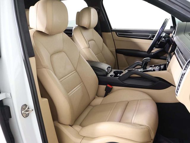 2022 Porsche Cayenne GTS AWD - 22965833 - 32