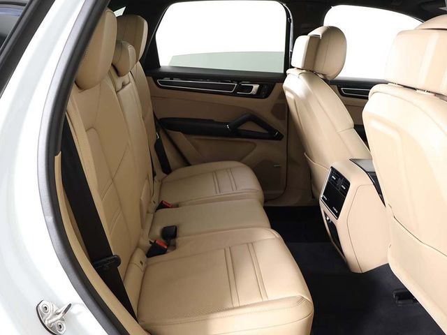 2022 Porsche Cayenne GTS AWD - 22965833 - 38