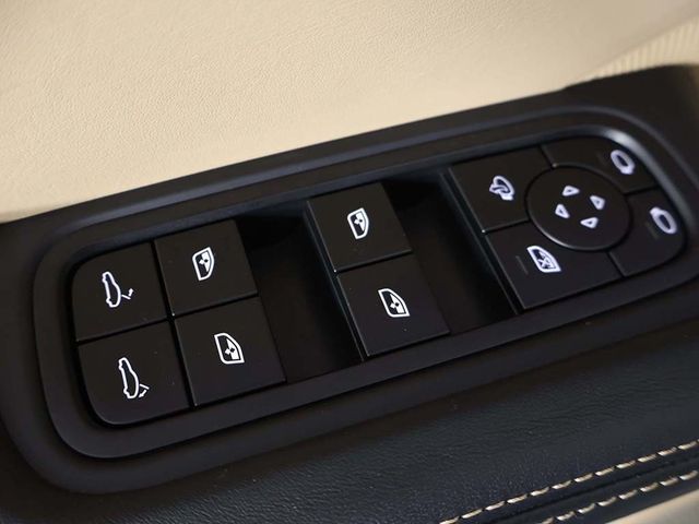 2022 Porsche Cayenne GTS AWD - 22965833 - 40