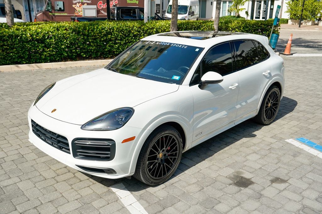 2022 Porsche Cayenne GTS AWD - 23062311 - 9