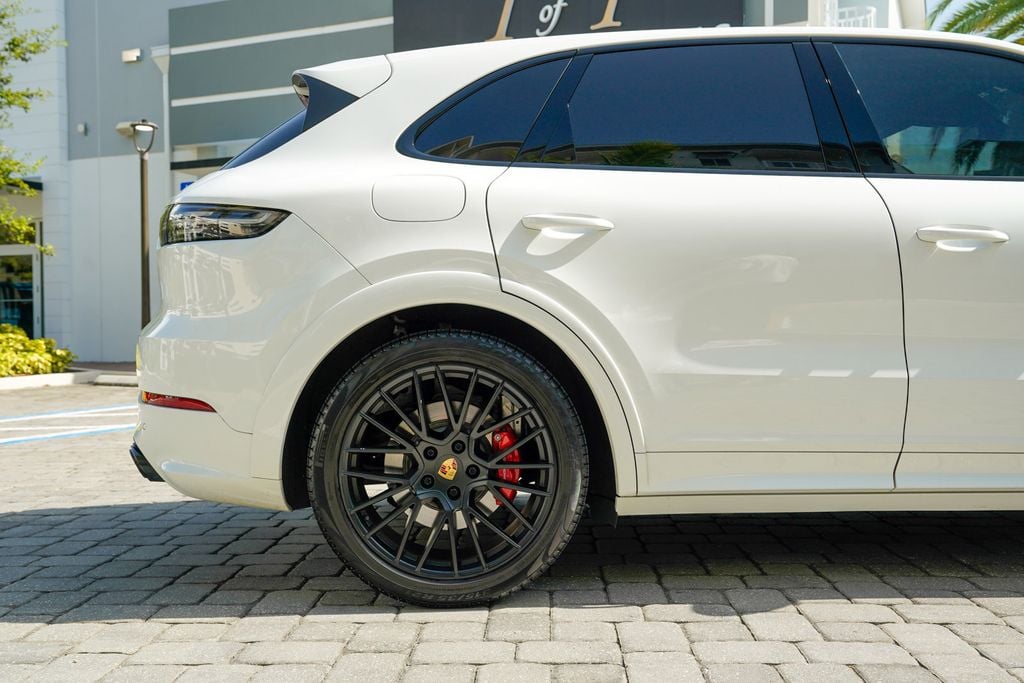 2022 Porsche Cayenne GTS AWD - 23062311 - 30