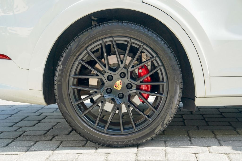 2022 Porsche Cayenne GTS AWD - 23062311 - 31