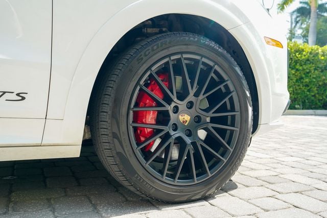 2022 Porsche Cayenne GTS AWD - 23062311 - 52