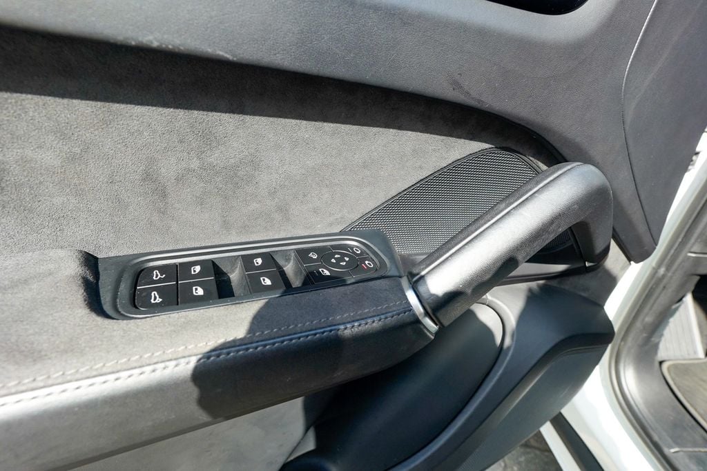 2022 Porsche Cayenne GTS AWD - 23062311 - 55