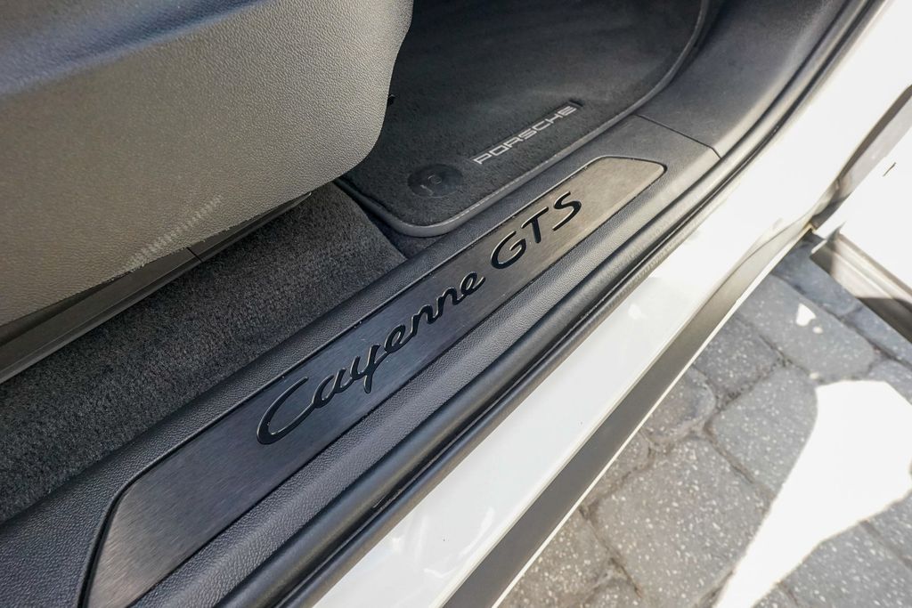 2022 Porsche Cayenne GTS AWD - 23062311 - 89