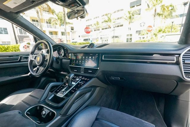 2022 Porsche Cayenne GTS AWD - 23062311 - 93