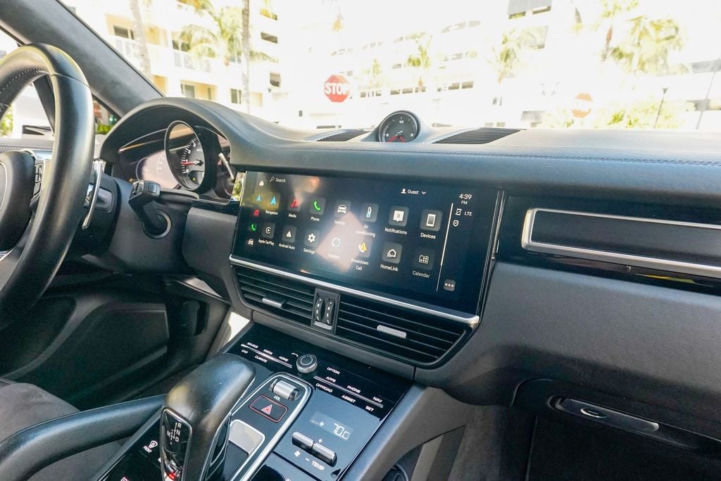 2022 Porsche Cayenne GTS AWD - 23062311 - 95