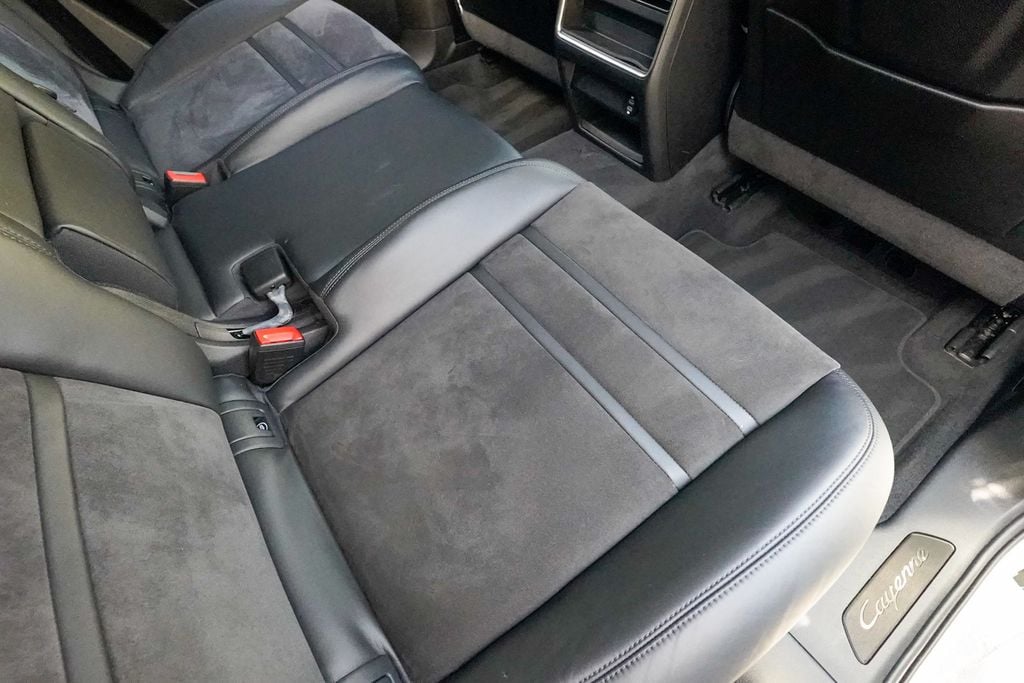 2022 Porsche Cayenne GTS AWD - 23062311 - 98