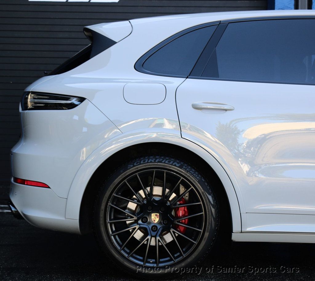 2022 Porsche Cayenne GTS AWD - 22682201 - 17