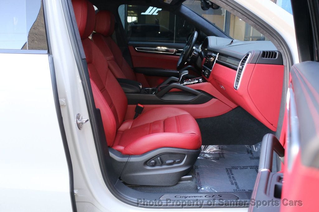 2022 Porsche Cayenne GTS AWD - 22682201 - 33