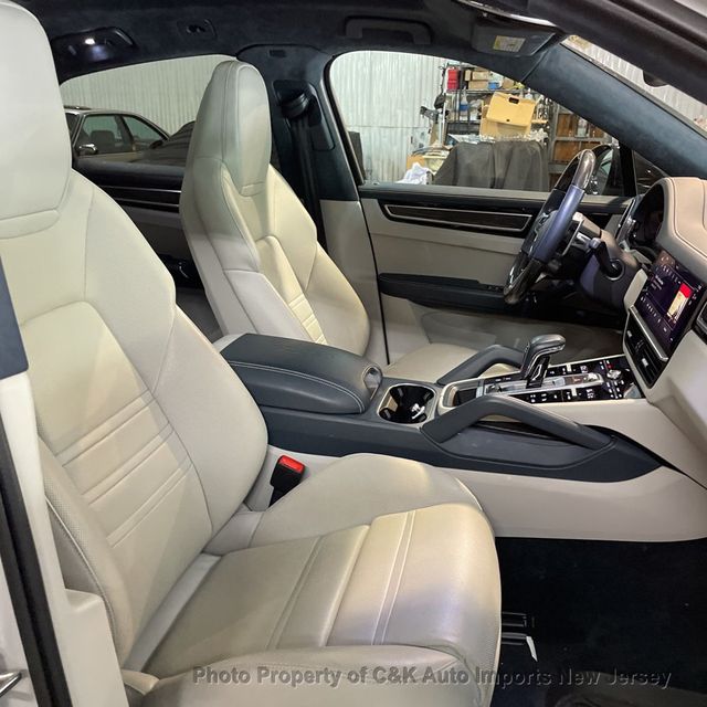 2022 Porsche Cayenne GTS Coupe AWD - 23029896 - 13