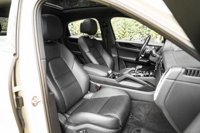 2022 Porsche Cayenne MSRP$109740/PremiumPkgPlus/Heated&CooledSeats/22"CayenneWheels - 23063774 - 23