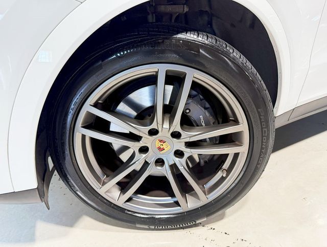 2022 Porsche Cayenne Platinum Edition AWD - 22911966 - 1