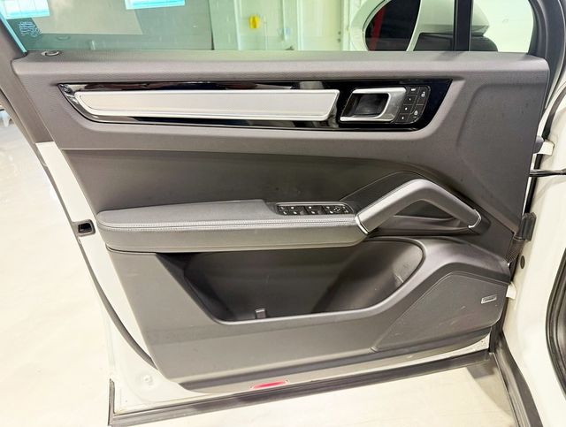 2022 Porsche Cayenne Platinum Edition AWD - 22911966 - 33