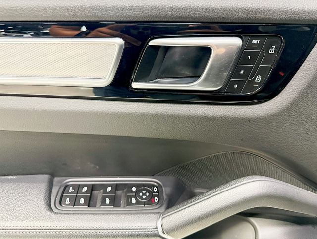 2022 Porsche Cayenne Platinum Edition AWD - 22911966 - 34
