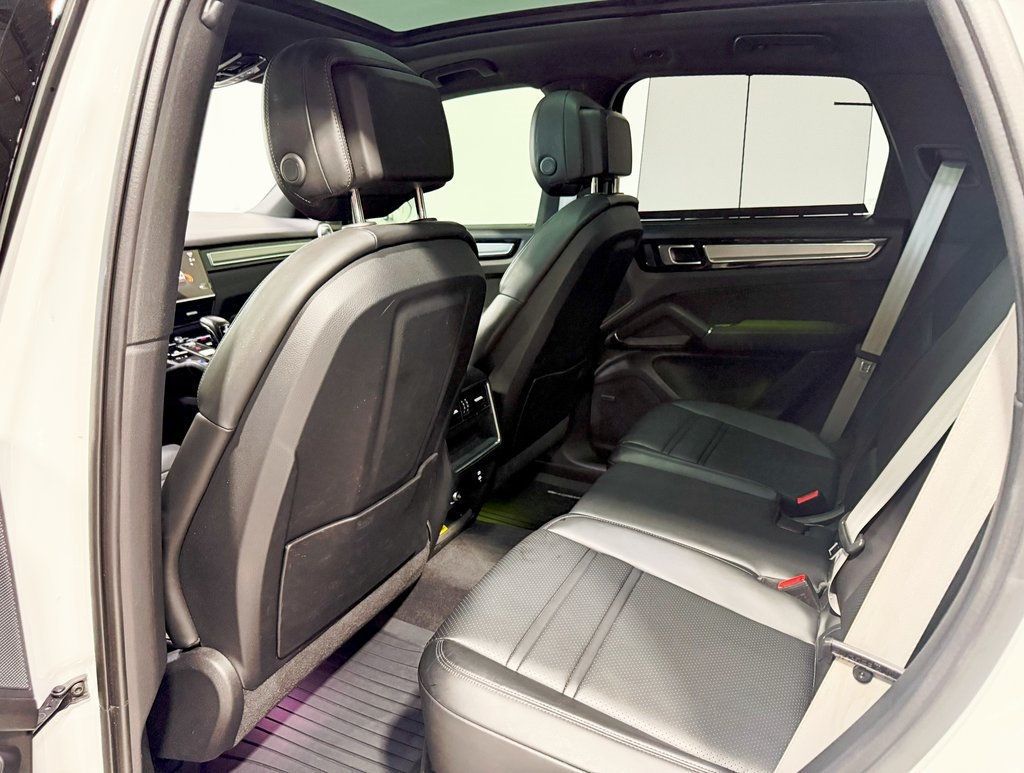 2022 Porsche Cayenne Platinum Edition AWD - 22911966 - 38