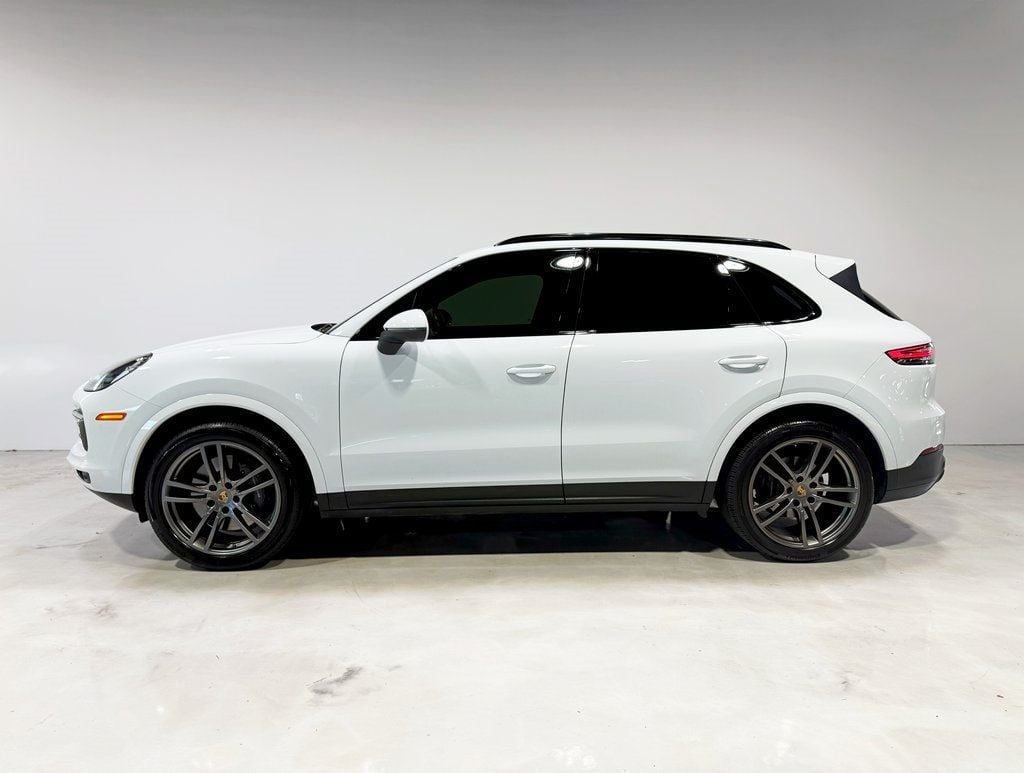 2022 Porsche Cayenne Platinum Edition photo 4