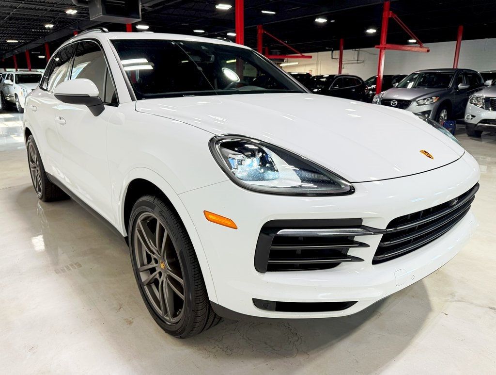 2022 Porsche Cayenne Platinum Edition photo 8