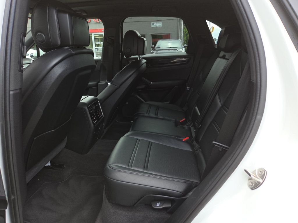 Porsche Cayenne photo 10