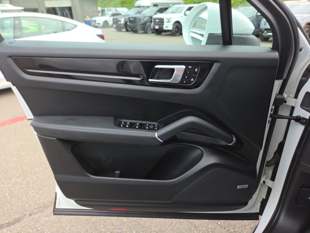 Porsche Cayenne photo 19