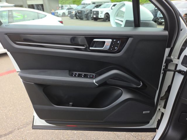 2022 Porsche Cayenne Platinum Edition AWD - 23051420 - 18