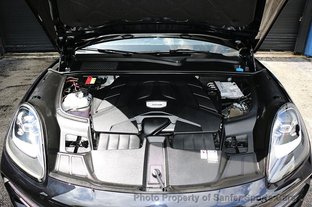 2022 Porsche Cayenne Platinum Edition AWD - 23057007 - 11