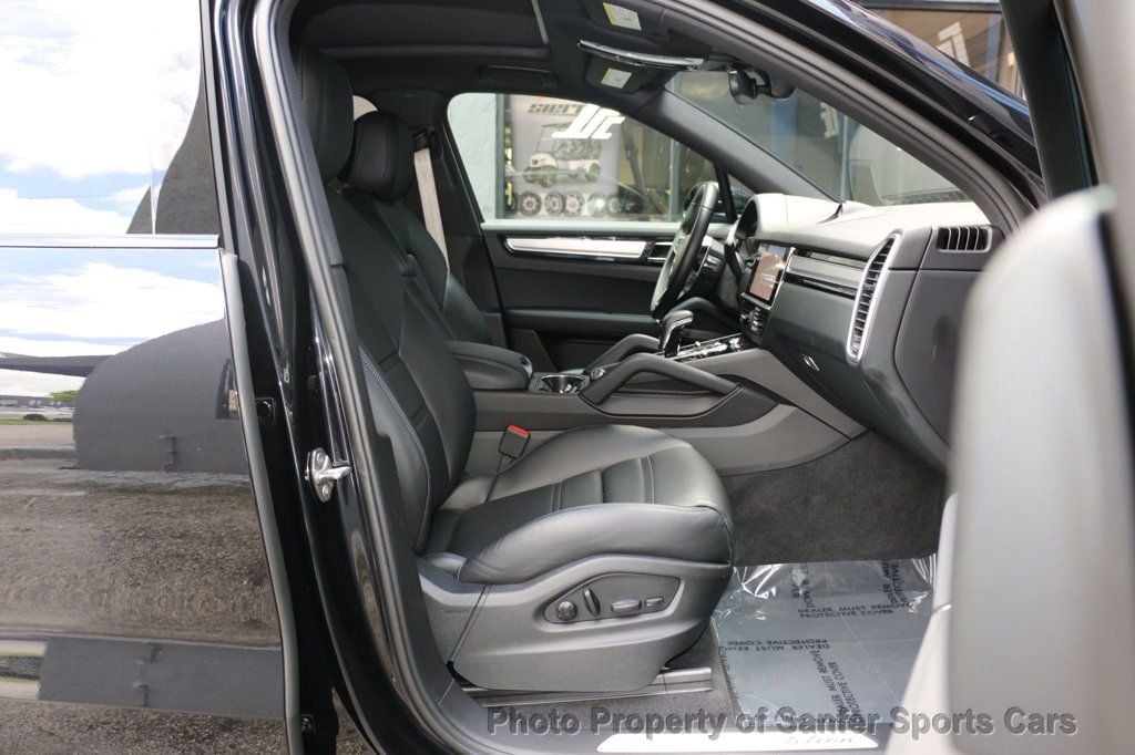 2022 Porsche Cayenne Platinum Edition AWD - 23057007 - 28