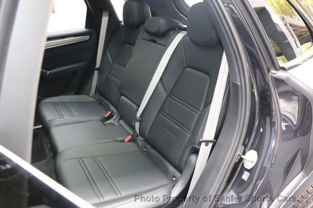 2022 Porsche Cayenne Platinum Edition AWD - 23057007 - 30