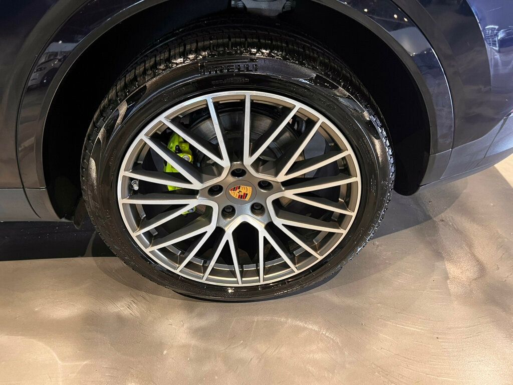 2022 Porsche Cayenne PlatinumEditionCoupe/Hybrid/HtdSeats/SportChronoPkg/PanoRoof - 22982072 - 10
