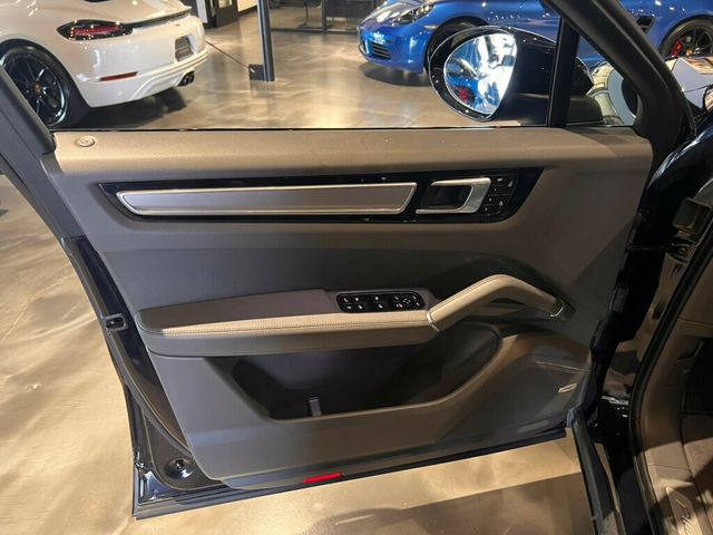 2022 Porsche Cayenne PlatinumEditionCoupe/Hybrid/HtdSeats/SportChronoPkg/PanoRoof - 22982072 - 13