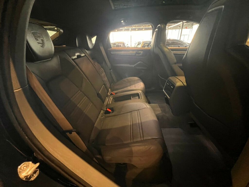2022 Porsche Cayenne PlatinumEditionCoupe/Hybrid/HtdSeats/SportChronoPkg/PanoRoof - 22982072 - 27