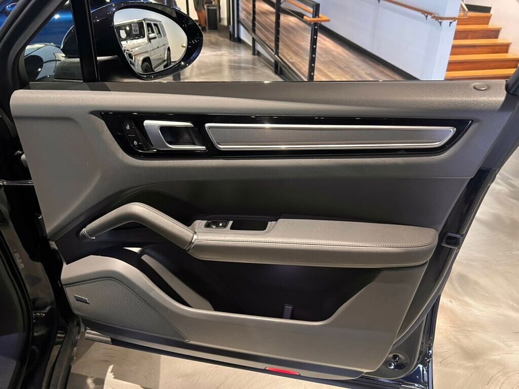 2022 Porsche Cayenne PlatinumEditionCoupe/Hybrid/HtdSeats/SportChronoPkg/PanoRoof - 22982072 - 28