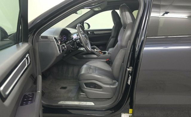 2022 Porsche Cayenne Platinum Edition E-Hybrid AWD - 22967211 - 6