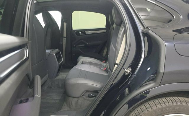 2022 Porsche Cayenne Platinum Edition E-Hybrid AWD - 22967211 - 8