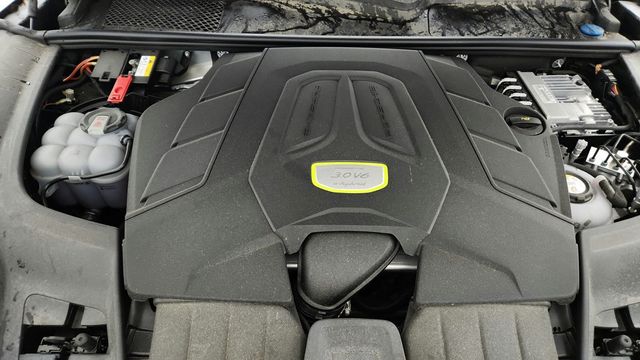 2022 Porsche Cayenne Platinum Edition E-Hybrid AWD w/ Premium Package Plus - 23044590 - 26